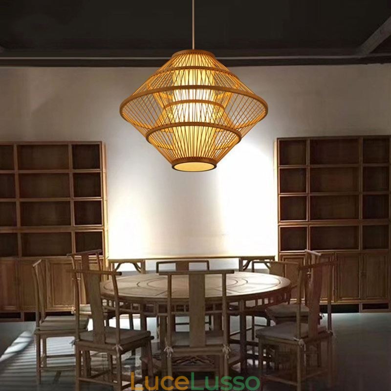 Lampada a sospensione in bambù con design giroscopico