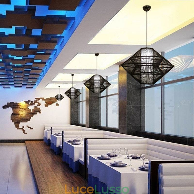 Lampada a sospensione in bambù con design giroscopico