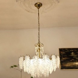Elegante lampada a sospensione in vetro a forma di foglia