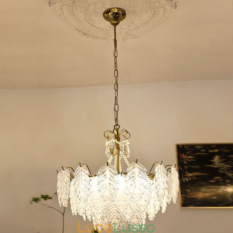 Elegante lampada a sospensione in vetro a forma di foglia
