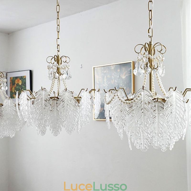 Elegante lampada a sospensione in vetro a forma di foglia