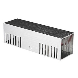 Applique moderna con design a luce diffusa, 2 paralumi cubici