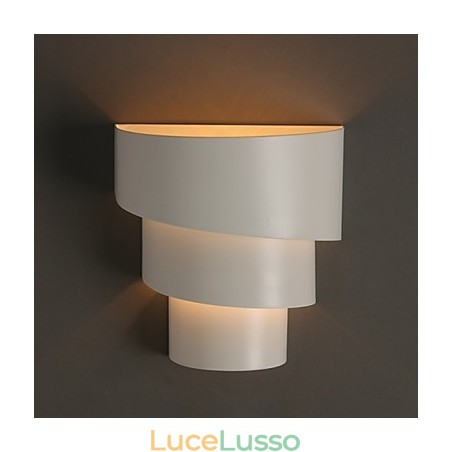 Piccola lampada da parete a forma di conchiglia in ferro battuto, a forma di torcia, a forma di testa di un letto Piccola lampada da parete a forma di conchiglia in ferro battuto, a forma di torcia, a forma di testa di un letto