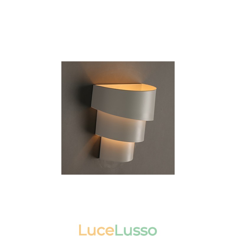 Piccola lampada da parete a forma di conchiglia in ferro battuto, a forma di torcia, a forma di testa di un letto