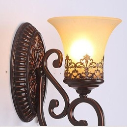 Lampada da parete in vetro per camera da letto in ferro battuto, tipo Europa, che restaura i modi antichi