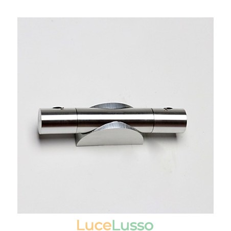 Applique moderna con luce diffusa, design fantascientifico Applique moderna con luce diffusa, design fantascientifico