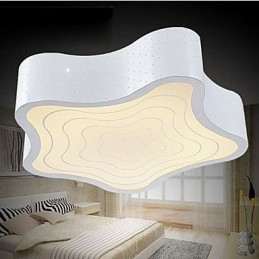Le stelle marine geometriche moderne, creative, contratte e contemporanee assorbono la luce della cupola