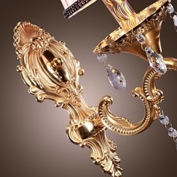 Elegante applique in cristallo rosa