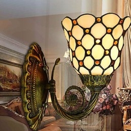 Lampada da parete in ferro battuto creativo rurale europeo mediterraneo con luci in vetro