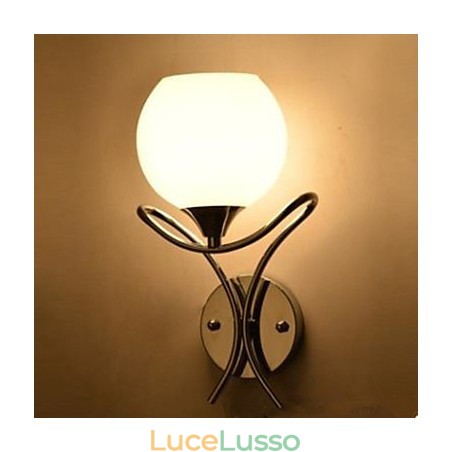 La nuova lampada da parete Lampada da comodino contemporanea e contratta La nuova lampada da parete Lampada da comodino contemporanea e contratta