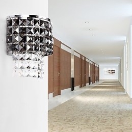 Applique moderna con paralume in tessuto, piastra metallica, stile decorativo in cristallo