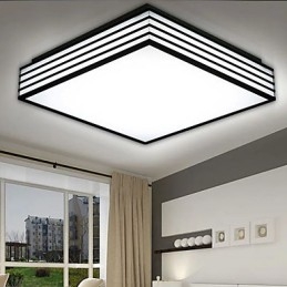 Luce a cupola quadrata e nera contemporanea e contratta