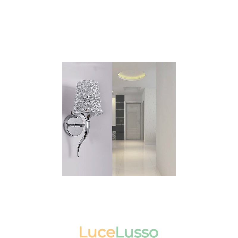 Lampada da comodino in argento, lampade da parete, trappola idraulica, sfondo, specchio, luce
