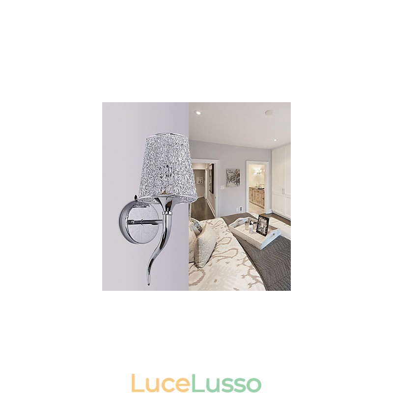Lampada da comodino in argento, lampade da parete, trappola idraulica, sfondo, specchio, luce