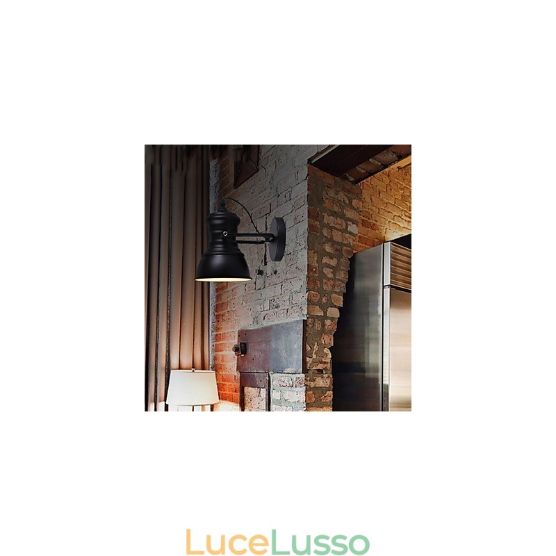 Applique da parete Art Déco Lampada da parete industriale in ferro con insegna Loft