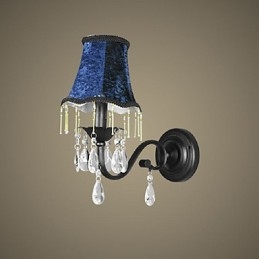 Lampada da parete in cristallo con paralume in tessuto, la più venduta in Europa e negli Stati Uniti