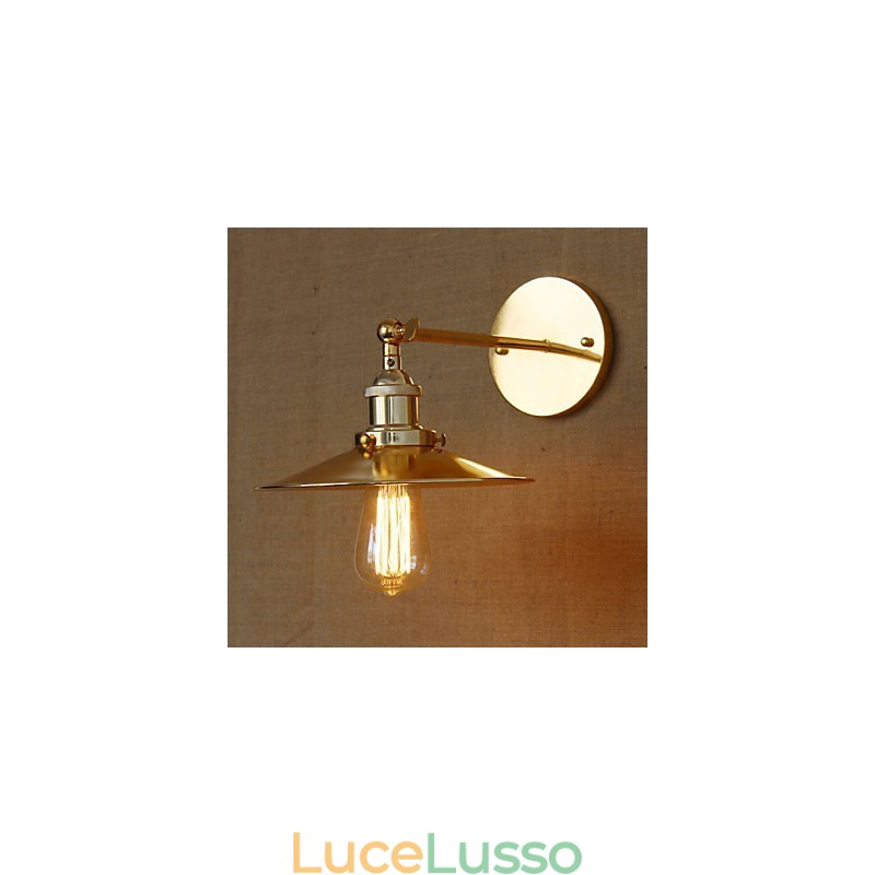 Villa in stile industriale minimalista con ombrello dorato nostalgico davanti alla navata della chiesa, parete decorata