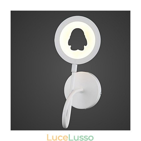 Lampada da pranzo a risparmio energetico di nuova concezione Lampada da pranzo a risparmio energetico di nuova concezione