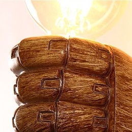 Lampada da parete europea a forma di pugno retrò creativo a destra