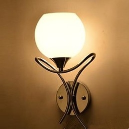 La nuova lampada da parete Lampada da comodino contemporanea e contratta