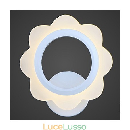 Lampada da parete in acrilico dal design unico e nuovo Lampada da parete in acrilico dal design unico e nuovo