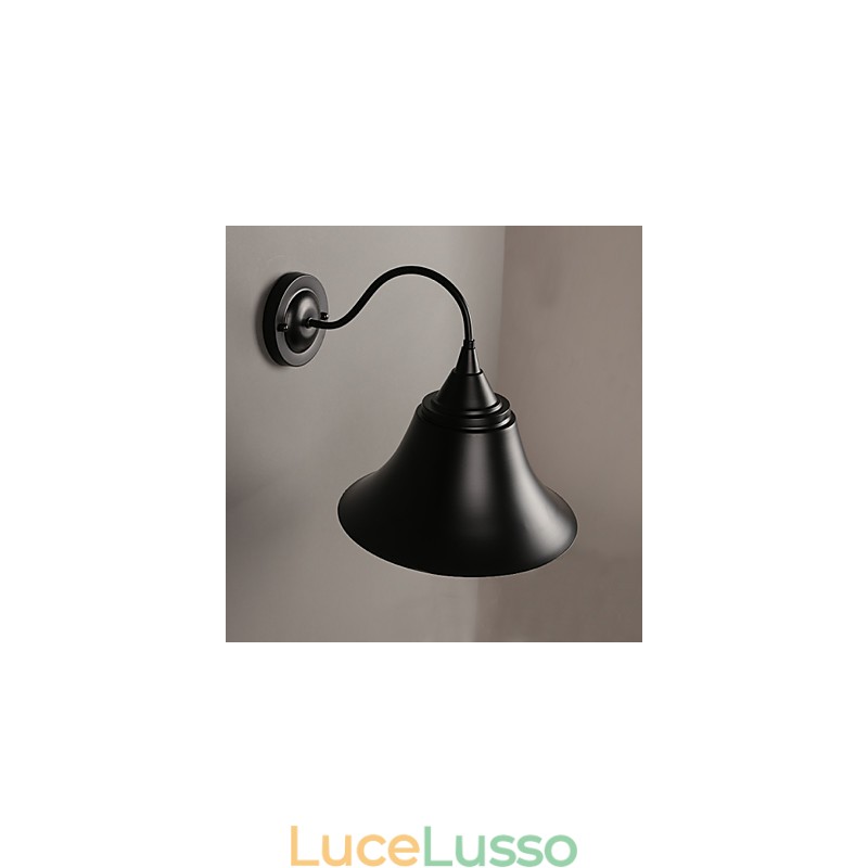 Lampada da parete in ferro nero antico in stile loft di Designer Duds