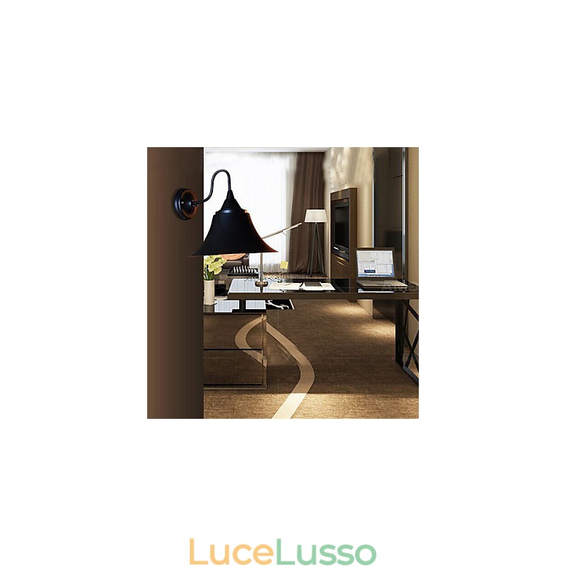 Lampada da parete in ferro nero antico in stile loft di Designer Duds