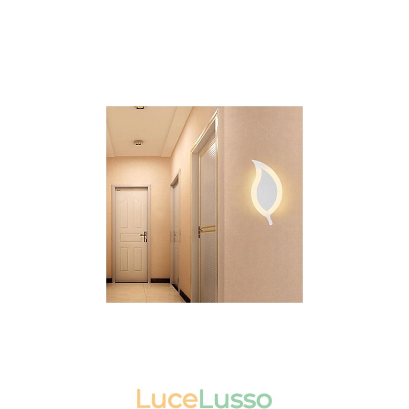 Lampada da parete moderna, creativa, semplice, in acrilico, con piccole foglie, in lega