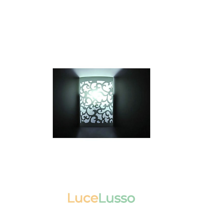 TUTTO BLU Decorazione di alta qualità di motivi o disegni intagliati su lampada da parete in legno