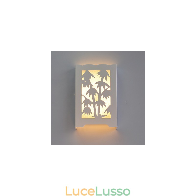 Moderni modelli o disegni intagliati bianchi creativi su lampade da parete in bambù lavorate in legno