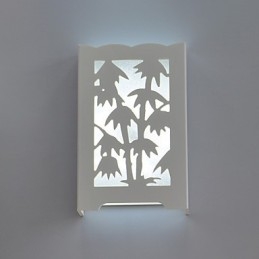 Moderni modelli o disegni intagliati bianchi creativi su lampade da parete in bambù lavorate in legno