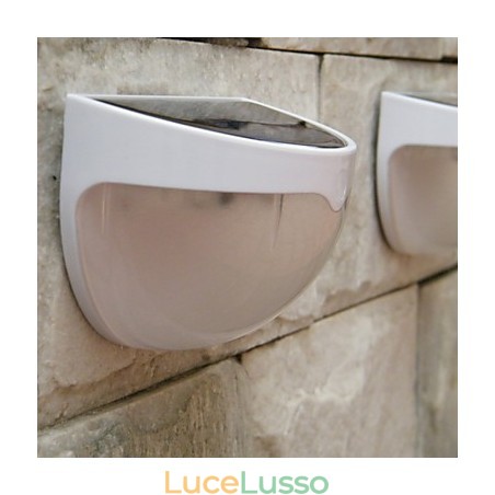 La nuova lampada da parete solare con controllo del suono e della luce, lampada da giardino, lampada da recinzione, luci per villa La nuova lampada da parete solare con controllo del suono e della luce, lampada da giardino, lampada da recinzione, luci per villa
