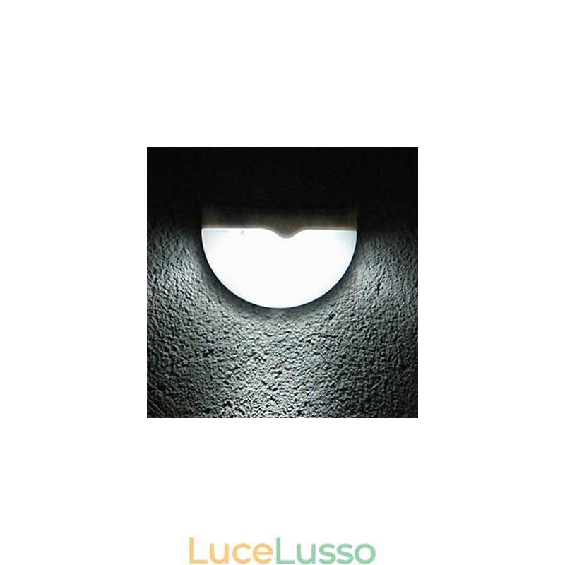 La nuova lampada da parete solare con controllo del suono e della luce, lampada da giardino, lampada da recinzione, luci per villa