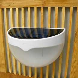 La nuova lampada da parete solare con controllo del suono e della luce, lampada da giardino, lampada da recinzione, luci per villa