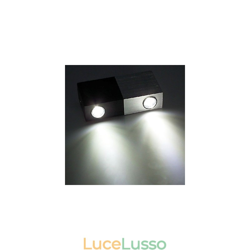 Applique moderna con corpo cubico dal design chic metà argento metà nero 2 s