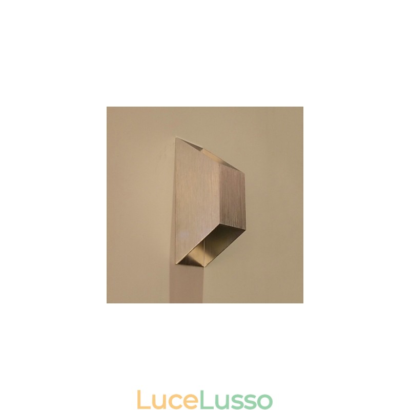 Applique da parete modello barra creativa trapezoidale doppia moderna contemporanea in metallo