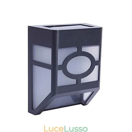 Lampada da parete con 2 lanterne a energia solare, colore giallo caldo Lampada da parete con 2 lanterne a energia solare, colore giallo caldo