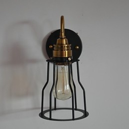 Applique artistica minimalista con paralume scheletrico in metallo nero