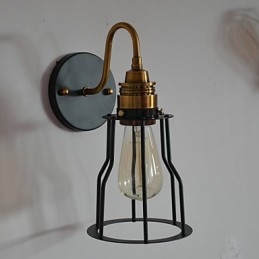 Applique artistica minimalista con paralume scheletrico in metallo nero