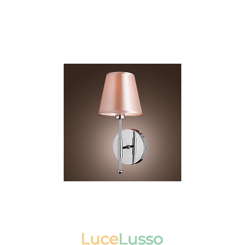 Applique dal design semplice con luce calda