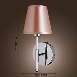 Applique dal design semplice con luce calda