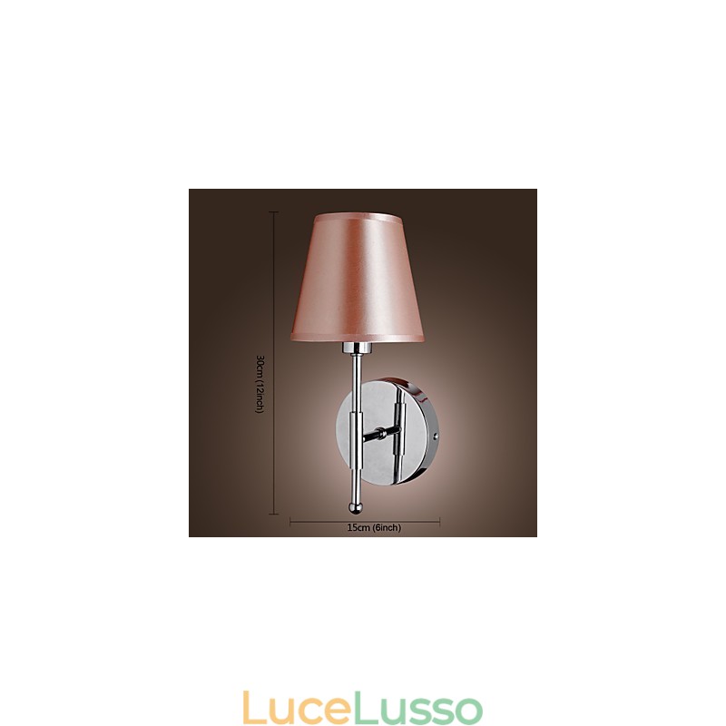 Applique dal design semplice con luce calda