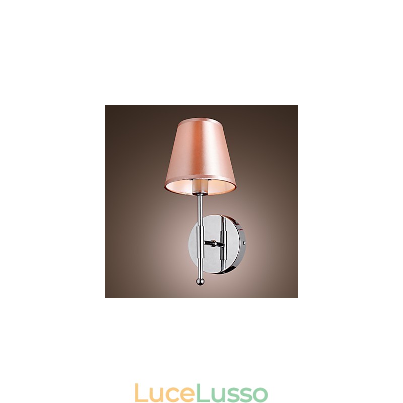 Applique dal design semplice con luce calda