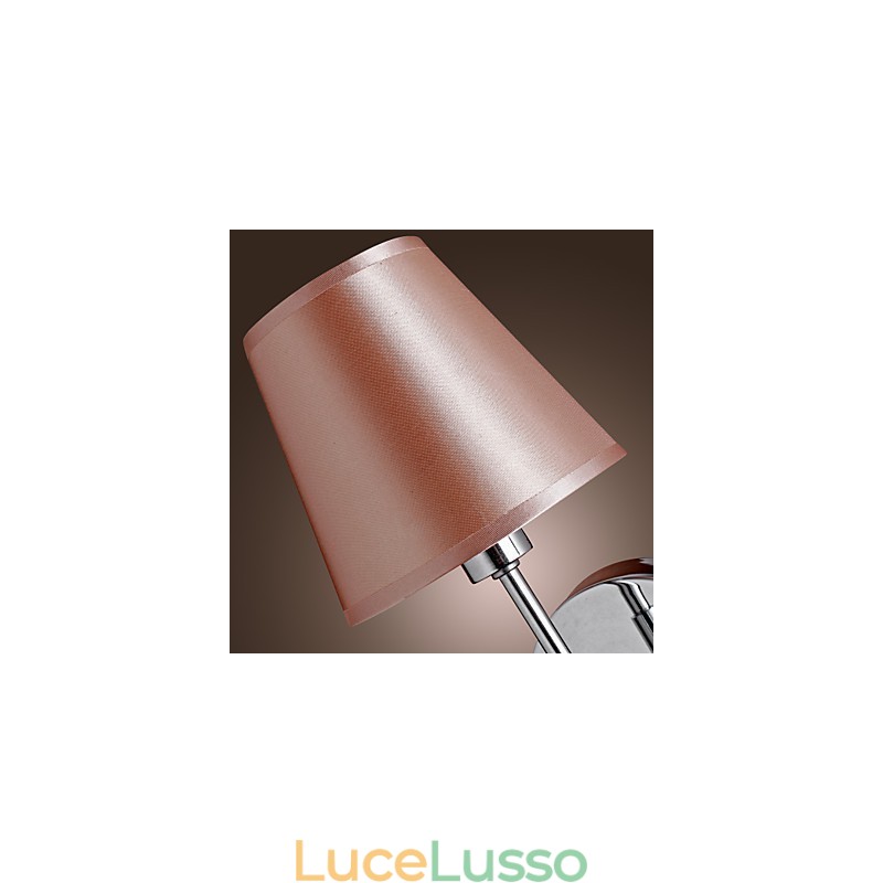 Applique dal design semplice con luce calda