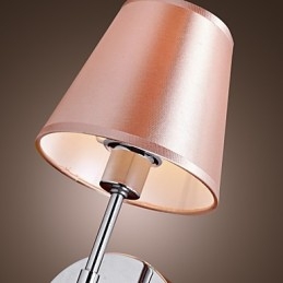 Applique dal design semplice con luce calda