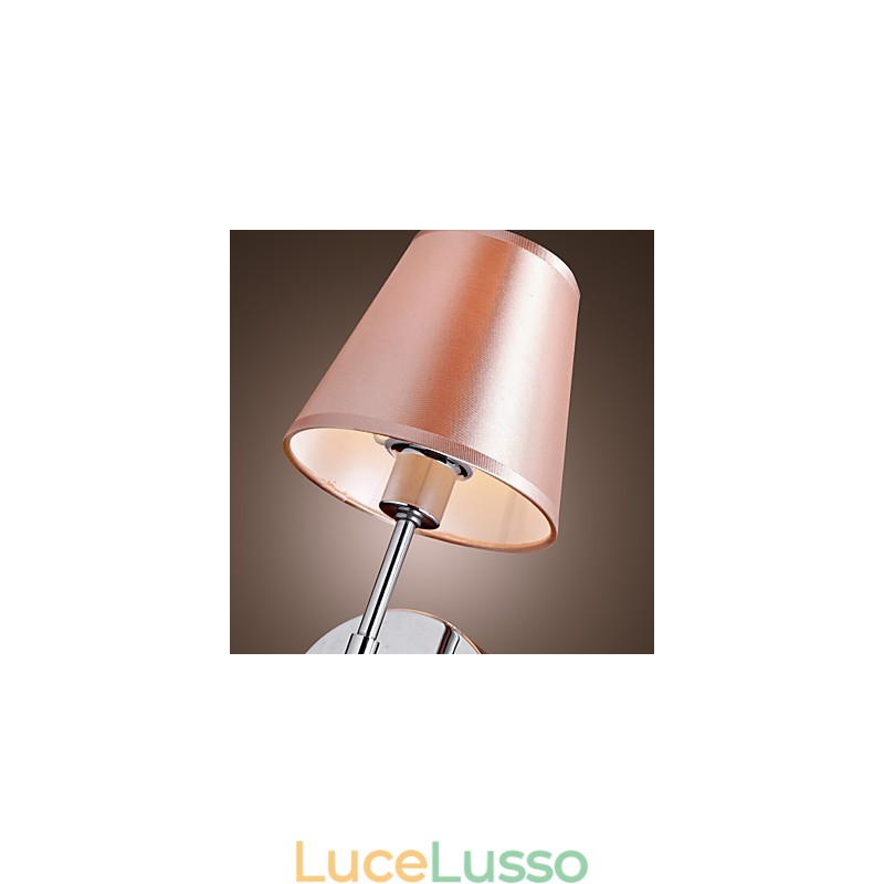 Applique dal design semplice con luce calda