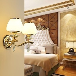 Applique da parete moderne e contemporanee con funzione elettrolitica per luce ambientale in cristallo