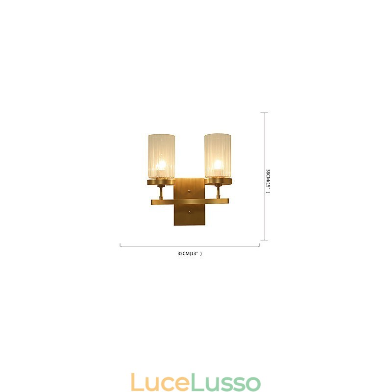 Applique da parete in ottone con luce verso l'alto in stile mini, caratteristica tradizionale classica del paese