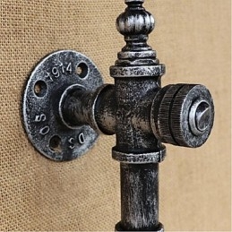 Lampada da parete retrò con interruttore, bar, caffetteria, ristorante, navata, pipa ad acqua, bottiglia