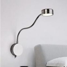 Parete semplice e moderna con personalità creativa